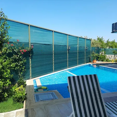Tiele Villa *